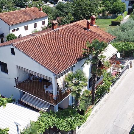 Apartment Complex Nevia โปเรช ภายนอก รูปภาพ