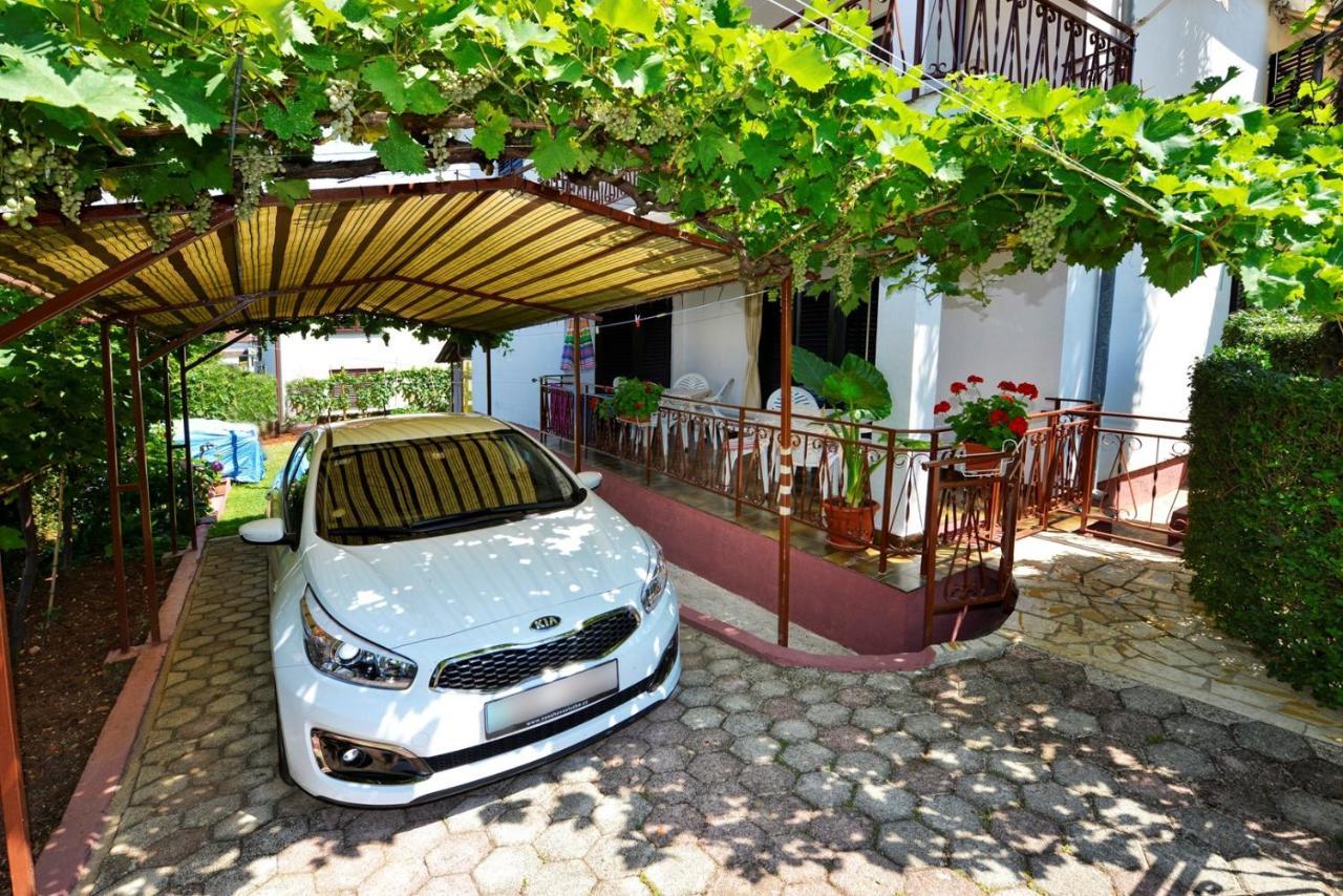Apartment Complex Nevia โปเรช ภายนอก รูปภาพ