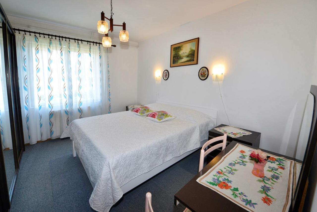 Apartment Complex Nevia โปเรช ภายนอก รูปภาพ