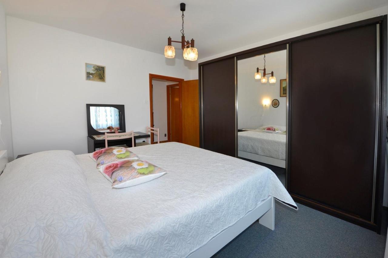 Apartment Complex Nevia โปเรช ภายนอก รูปภาพ