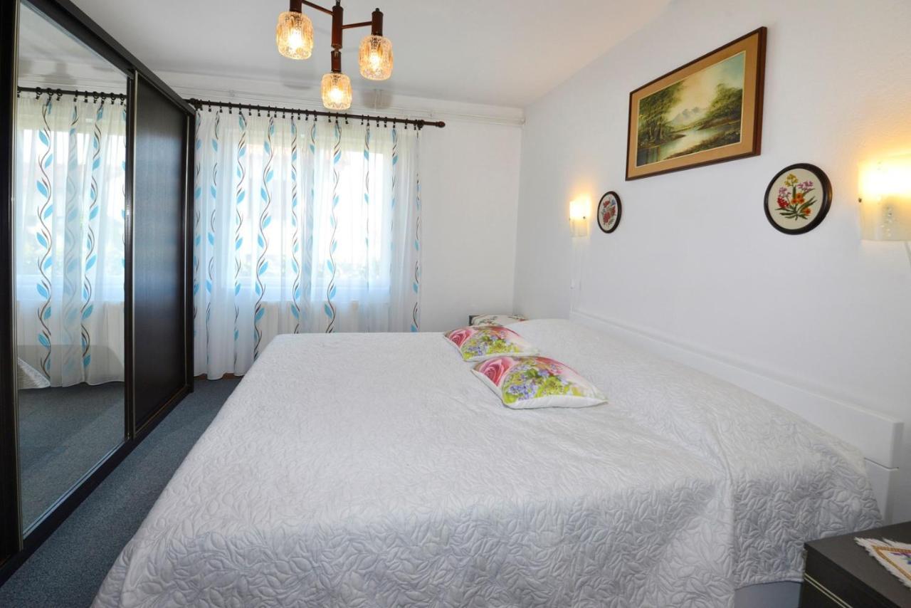 Apartment Complex Nevia โปเรช ภายนอก รูปภาพ